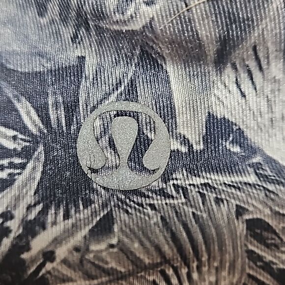 Lululemon Energy Bra size 6 - Picture 8 of 9